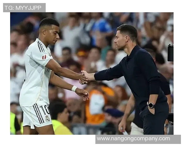 西甲10月最佳主帅候选人分析阿隆索佩莱格里尼与伊尼戈佩雷斯的表现与前景