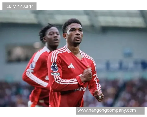 曼联全力争胜发布海报马奎尔独自亮相迎战布莱顿