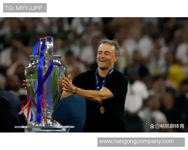 莱昂纳多盛赞巴黎阵容强大恩里克成为球队核心不可或缺 莱昂纳多盛赞巴黎阵容强大恩里克成为球队核心不可或缺