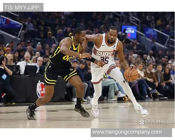 快船半场微弱领先火箭祖巴茨表现出色杜兰特状态低迷仅得7分