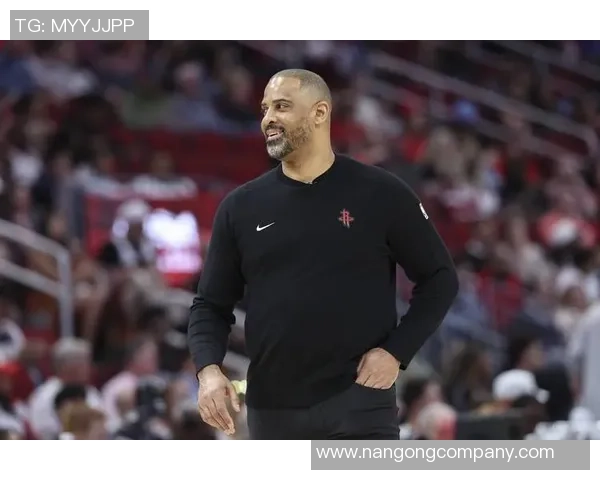 乌度卡称赞KD无私传球能力强调四打三战术需队友配合