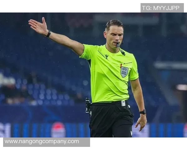 巴黎对阵拜仁的裁判团队全意大利阵容马里亚尼执法引发关注