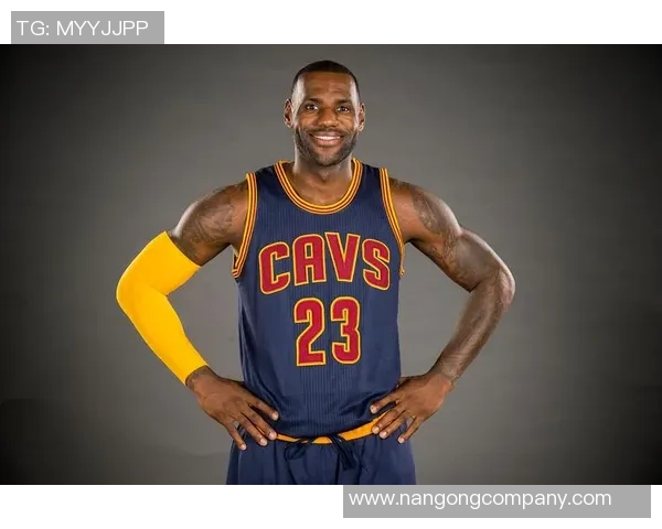 岁月无情勒布朗的坚持与挑战展现出运动员的真实面貌