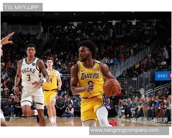 浓眉半场表现出色8投5中贡献12分5篮板1助攻1抢断展现强大实力 浓眉半场表现出色8投5中贡献12分5篮板1助攻1抢断展现强大实力