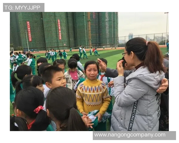 弗拉格解读麦克朗手势背后的比赛乐趣与激情