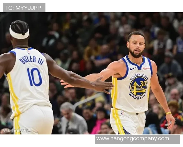 科尔巧妙排兵布阵库里追梦库明加桑托斯波斯特联手出击