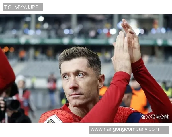 莱万遭遇重伤左大腿肌肉撕裂预计缺阵四到六周